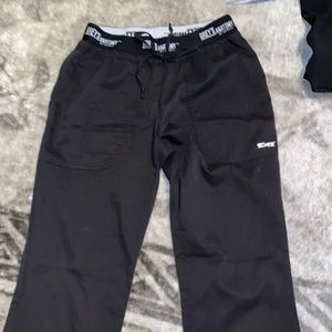 Black grey’s anatomy active scrub set size XS. USED condition.